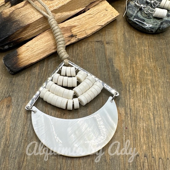 HUGE HALF MOON MOTHER OF PEARL BRIGE ROPE BOHEMIAN LAYERING NECKLACE - Picture 1 of 2